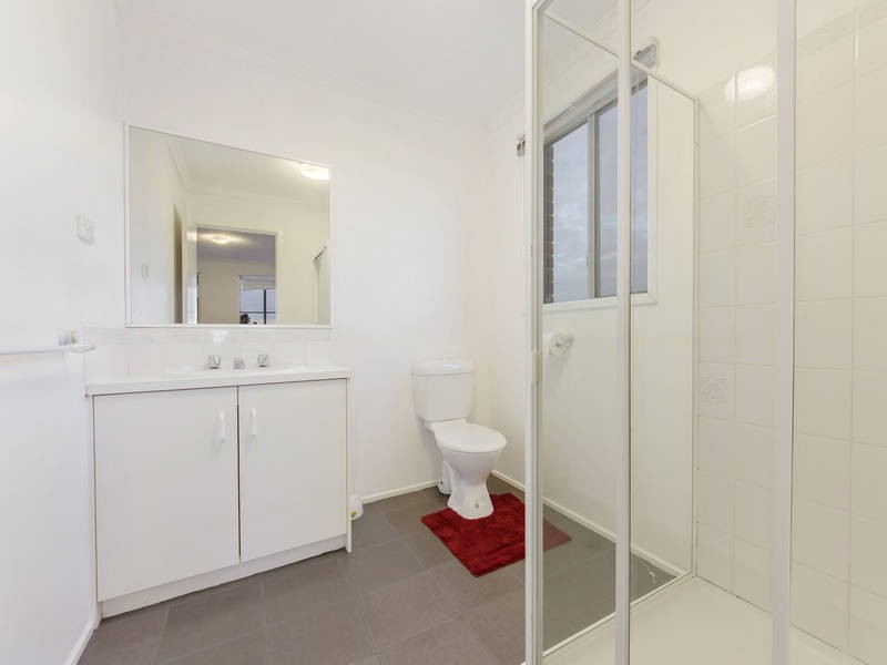 2 Boberrit Wynd, Sydenham VIC 3037