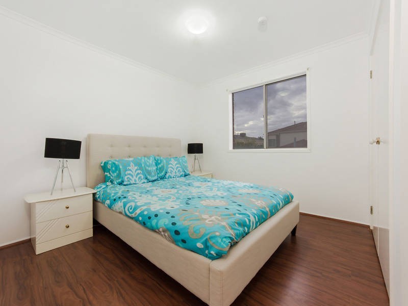 2 Boberrit Wynd, Sydenham VIC 3037