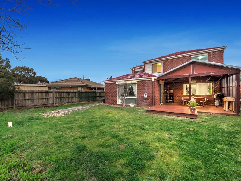 2 Boberrit Wynd, Sydenham VIC 3037