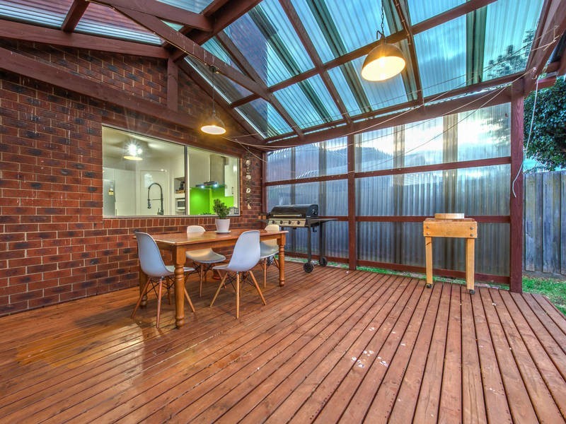 2 Boberrit Wynd, Sydenham VIC 3037