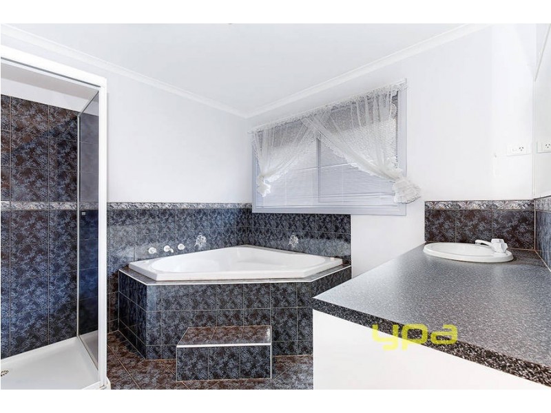 9 Cadrona Court, Hillside VIC 3037