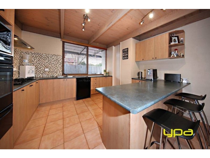 14 Banchory Avenue, Hillside VIC 3037
