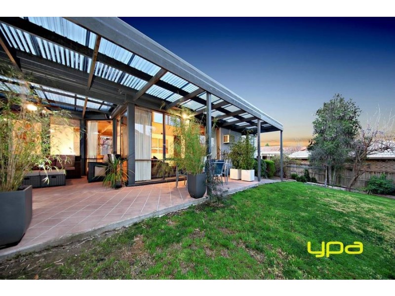 14 Banchory Avenue, Hillside VIC 3037