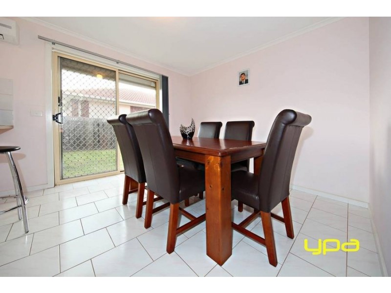 17 Meade Way, Sydenham VIC 3037