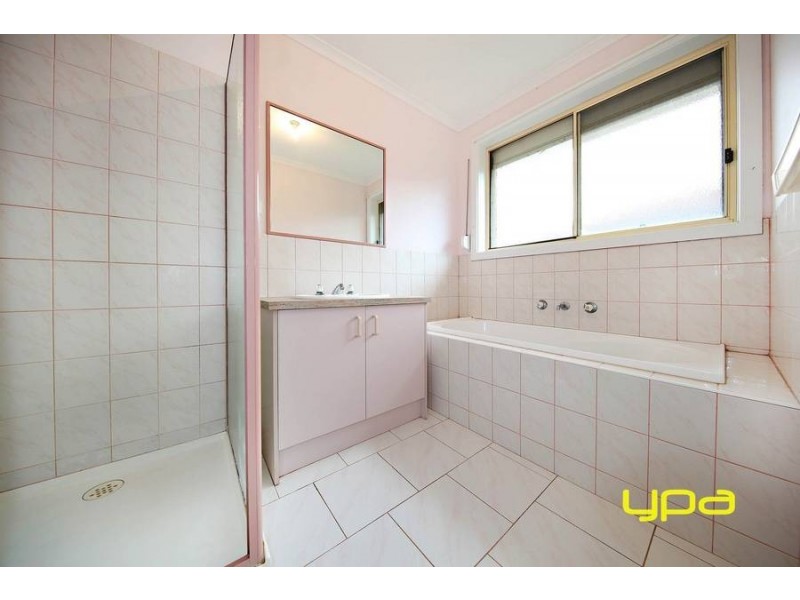 17 Meade Way, Sydenham VIC 3037