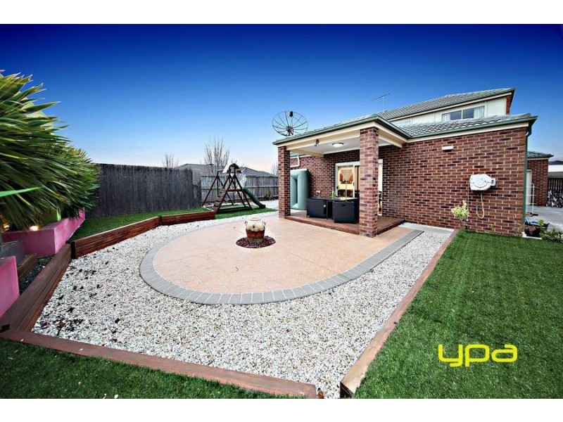 3 Cronulla Way, Taylors Hill VIC 3037