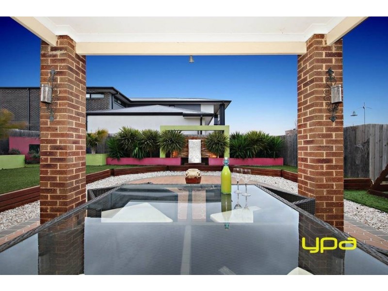 3 Cronulla Way, Taylors Hill VIC 3037