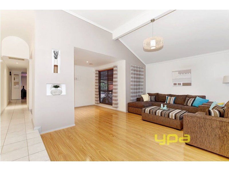 15 Pimelea Way, Hillside VIC 3037