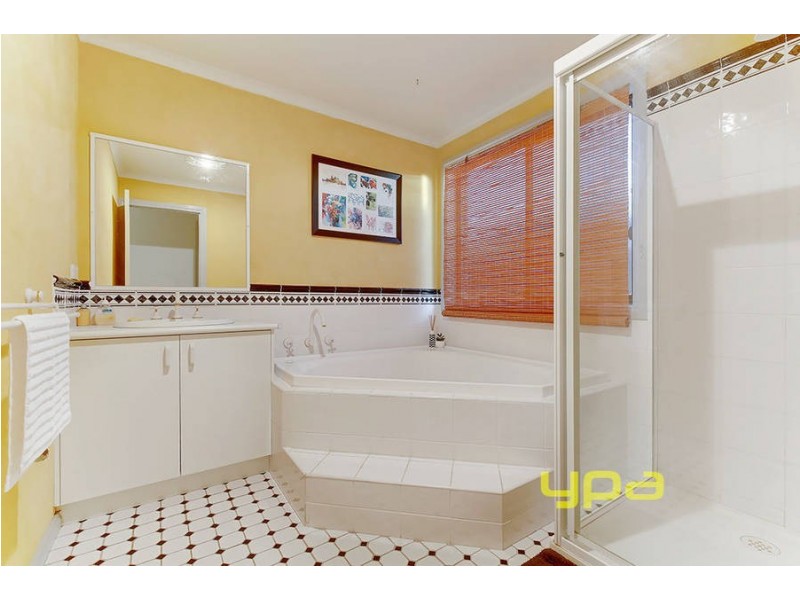 15 Pimelea Way, Hillside VIC 3037