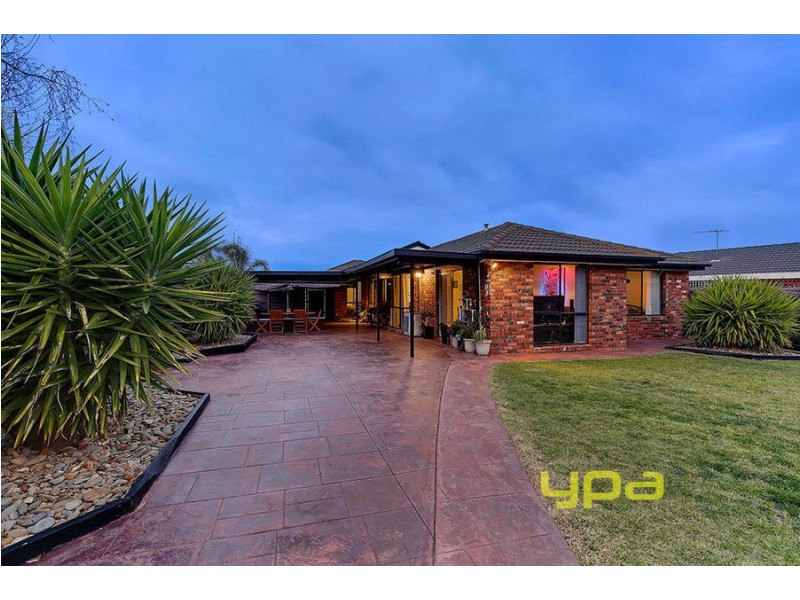15 Pimelea Way, Hillside VIC 3037