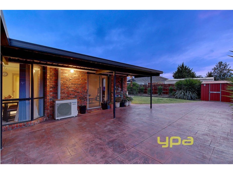 15 Pimelea Way, Hillside VIC 3037