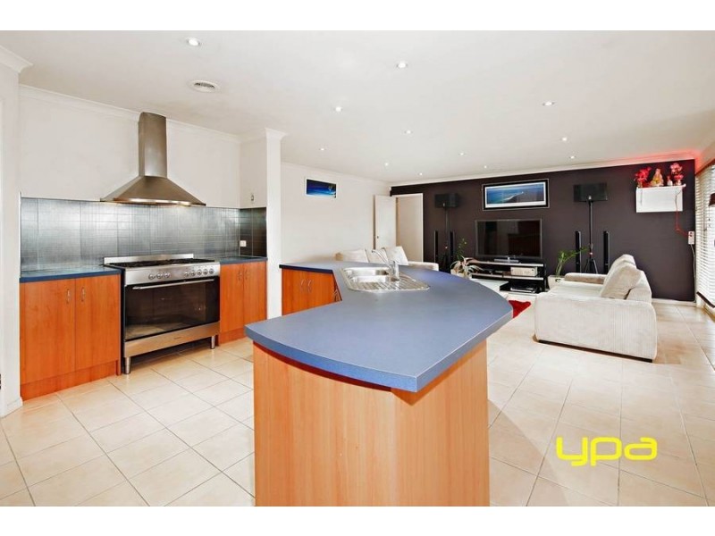 10 Rockland Court, Taylors Hill VIC 3037