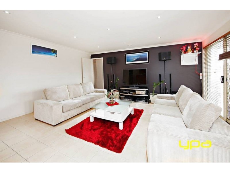 10 Rockland Court, Taylors Hill VIC 3037