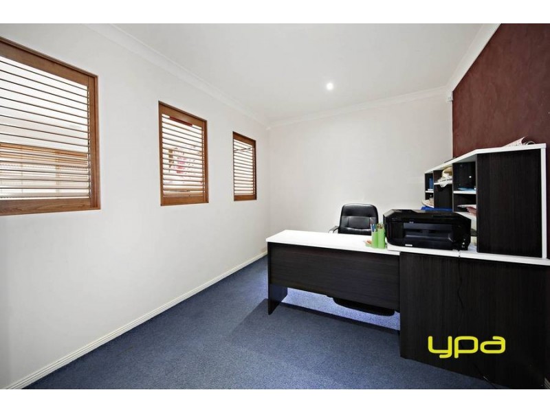 10 Rockland Court, Taylors Hill VIC 3037