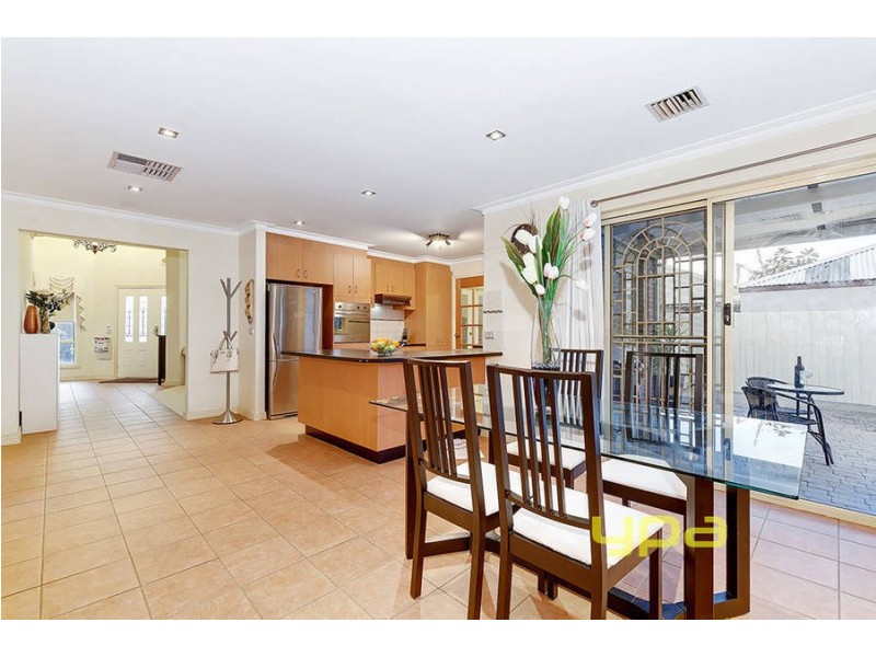 19 Rose Hedge Drive, Sydenham VIC 3037