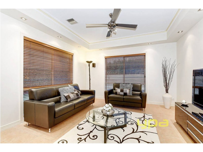 19 Rose Hedge Drive, Sydenham VIC 3037