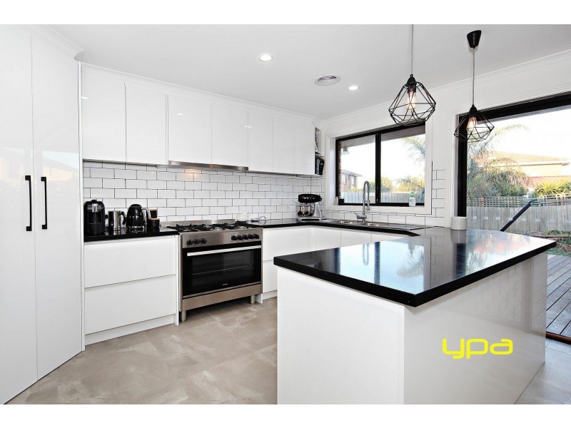 1/12 Tarrant Court, Keilor Downs VIC 3038