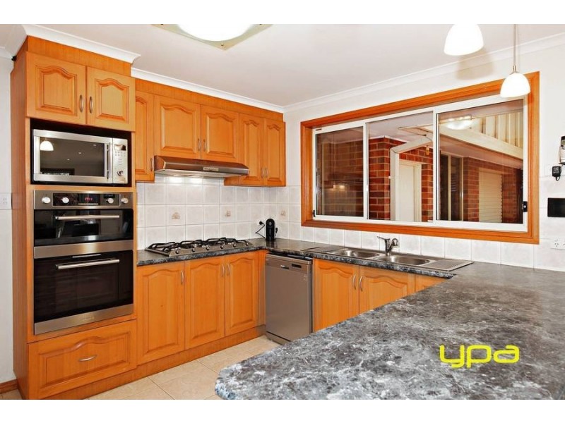 22 Howqua Way, Taylors Hill VIC 3037