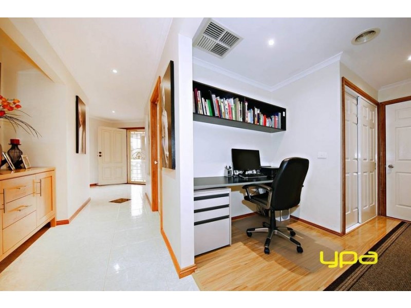 22 Howqua Way, Taylors Hill VIC 3037