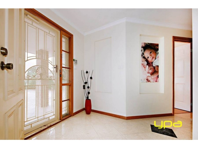 22 Howqua Way, Taylors Hill VIC 3037