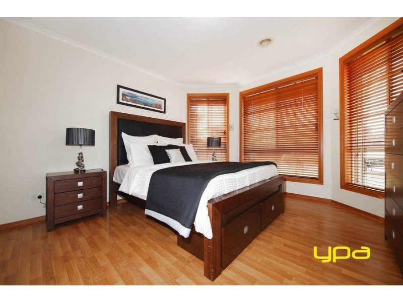 22 Howqua Way, Taylors Hill VIC 3037