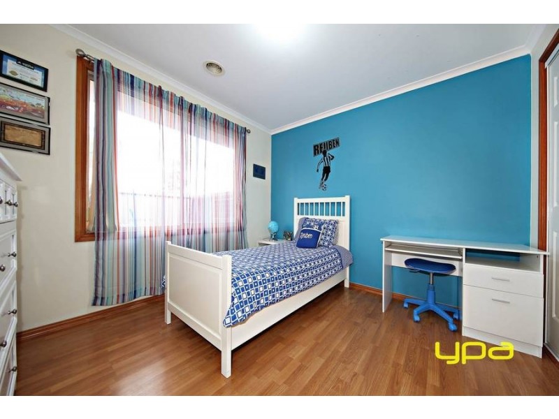 22 Howqua Way, Taylors Hill VIC 3037