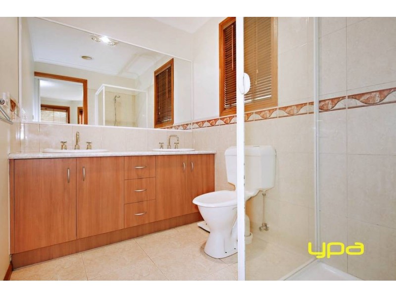 22 Howqua Way, Taylors Hill VIC 3037