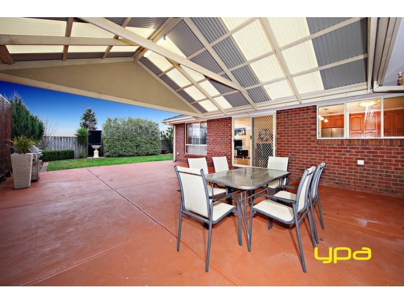 22 Howqua Way, Taylors Hill VIC 3037