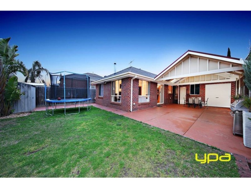 22 Howqua Way, Taylors Hill VIC 3037