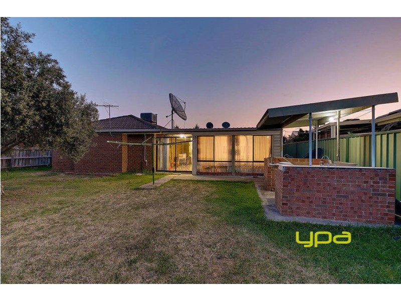 22 Coleridge Drive, Delahey VIC 3037