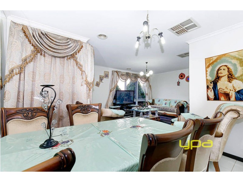 22 Coleridge Drive, Delahey VIC 3037