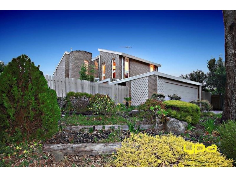 52 Rutherglen Way, Taylors Lakes VIC 3038