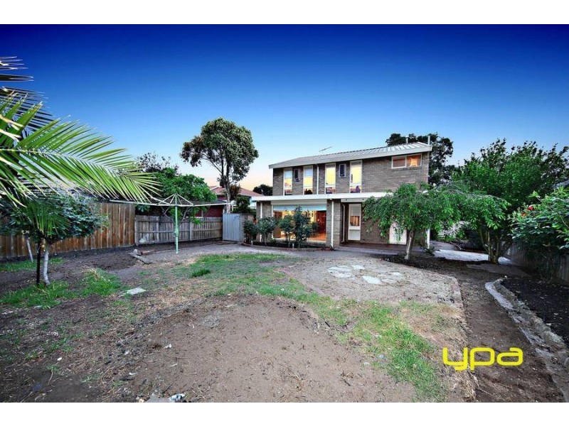 52 Rutherglen Way, Taylors Lakes VIC 3038