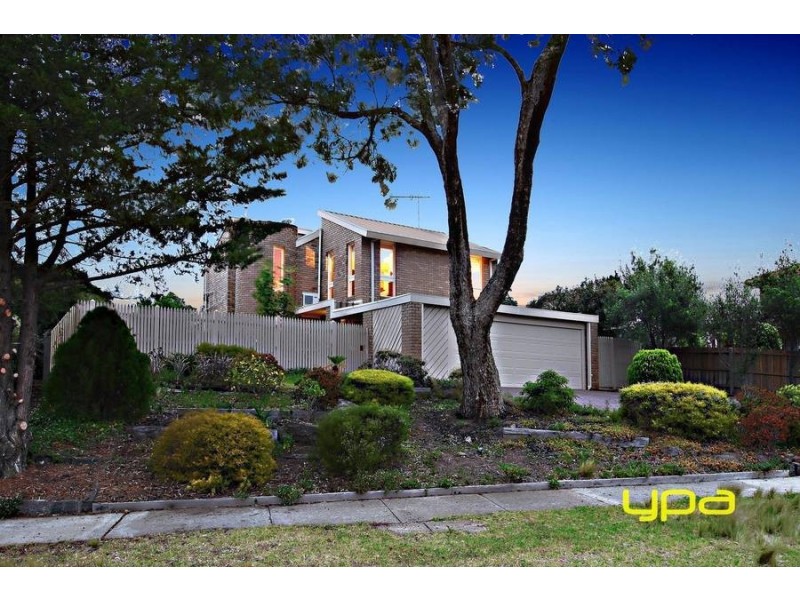 52 Rutherglen Way, Taylors Lakes VIC 3038