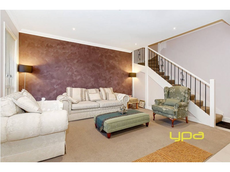 1/8 Lorraine Court, Hillside VIC 3037