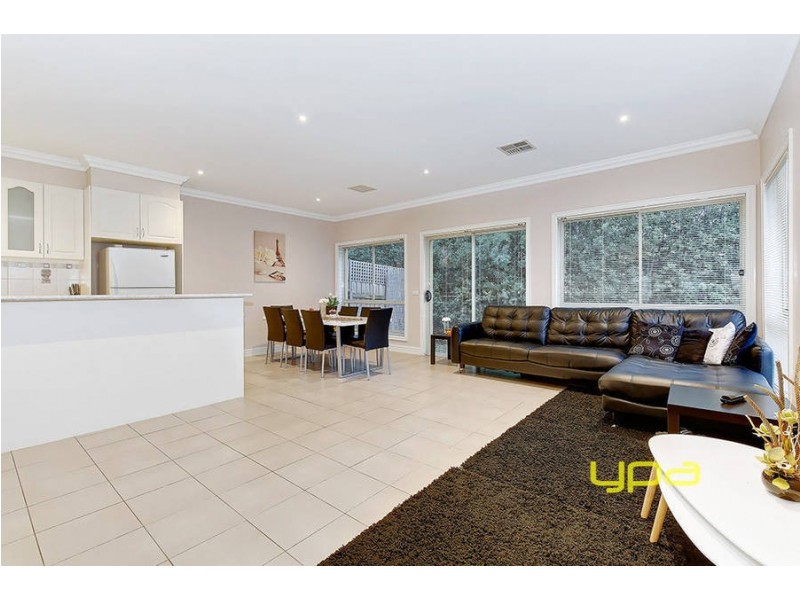 1/8 Lorraine Court, Hillside VIC 3037