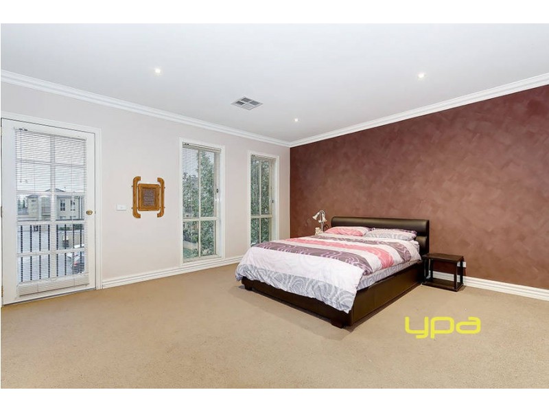 1/8 Lorraine Court, Hillside VIC 3037