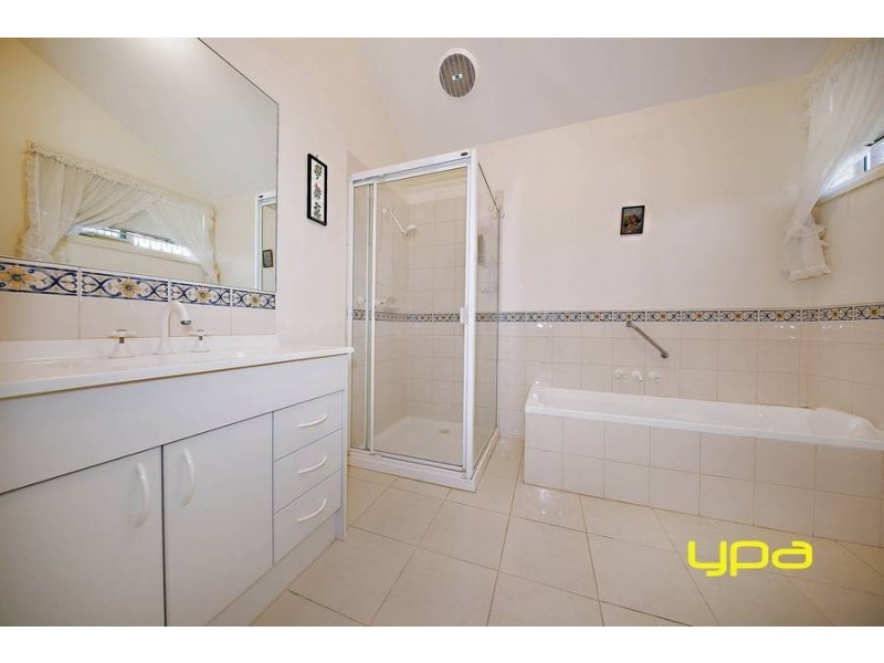 8/100 Taylors Road, Keilor Downs VIC 3038