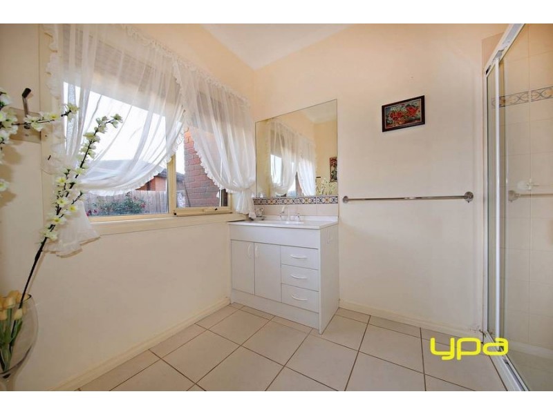 8/100 Taylors Road, Keilor Downs VIC 3038