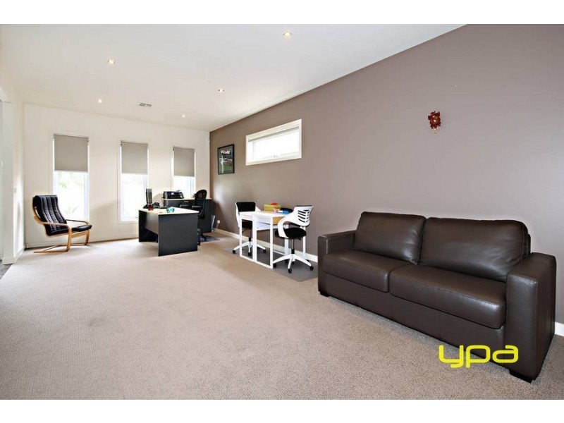 6 Coogee Drive, Taylors Hill VIC 3037