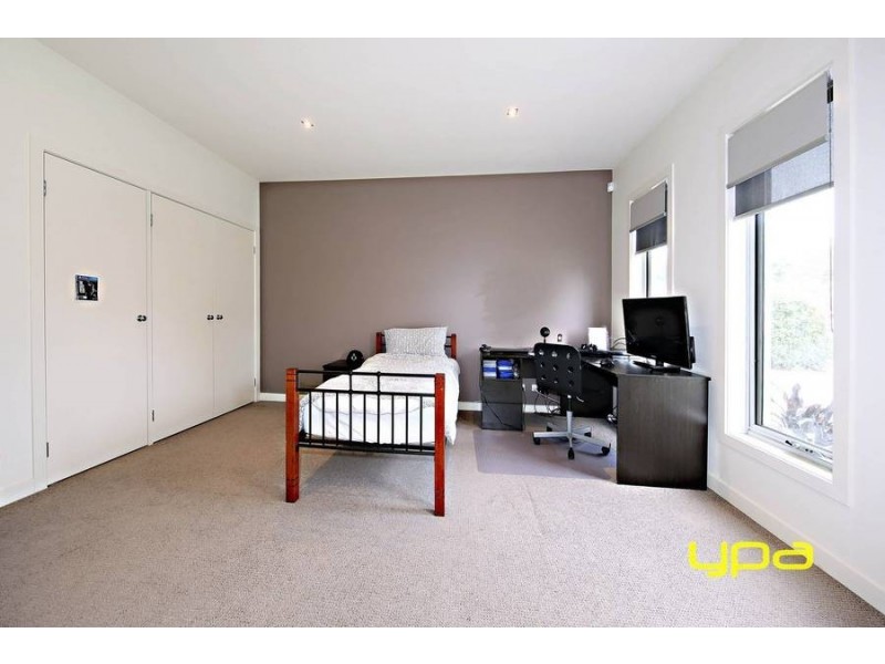 6 Coogee Drive, Taylors Hill VIC 3037