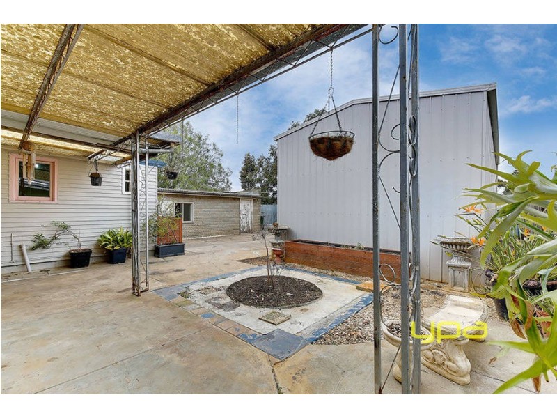 4 Vista Street, St Albans VIC 3021