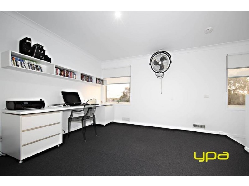 3a Wentworth Drive, Taylors Lakes VIC 3038