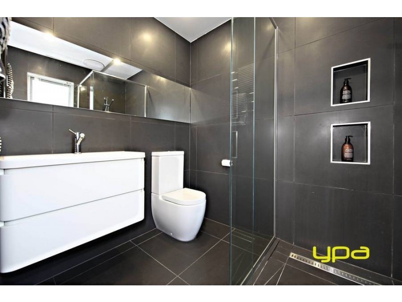 3a Wentworth Drive, Taylors Lakes VIC 3038