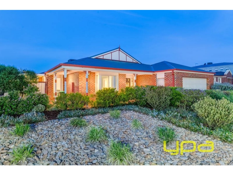 44 Taylors Hill Blvd, Taylors Hill VIC 3037