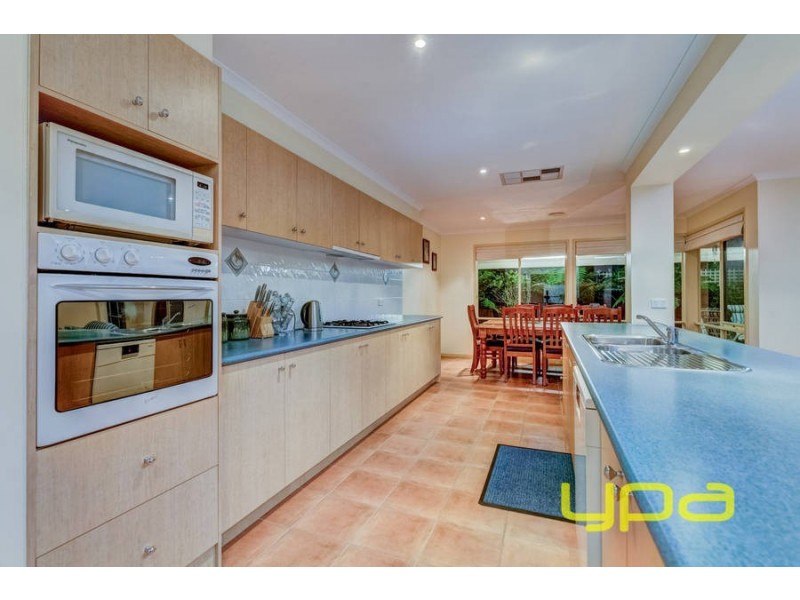 44 Taylors Hill Blvd, Taylors Hill VIC 3037