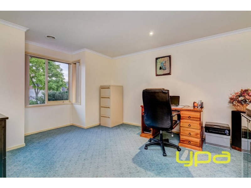 44 Taylors Hill Blvd, Taylors Hill VIC 3037
