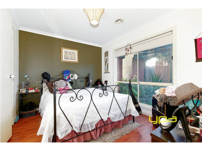 2/180 Copernicus Way, Keilor Downs VIC 3038