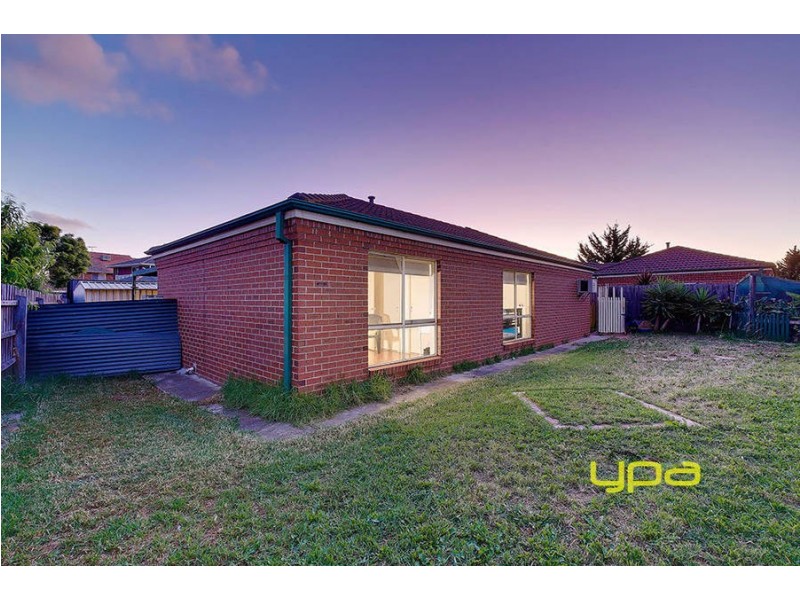 2/180 Copernicus Way, Keilor Downs VIC 3038