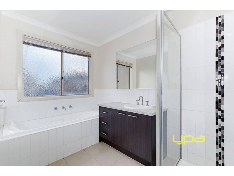 10 Richie Circuit, Hillside VIC 3037